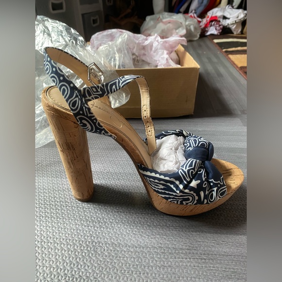 NWB Jessica Simpson Navy Paisley Print Heel - Picture 10 of 10